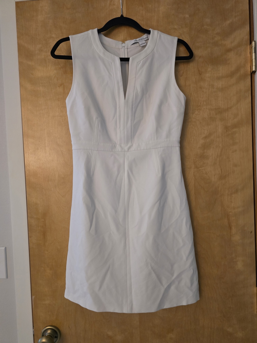 Diane Von Furstenberg White Sleeveless Sheath Dress